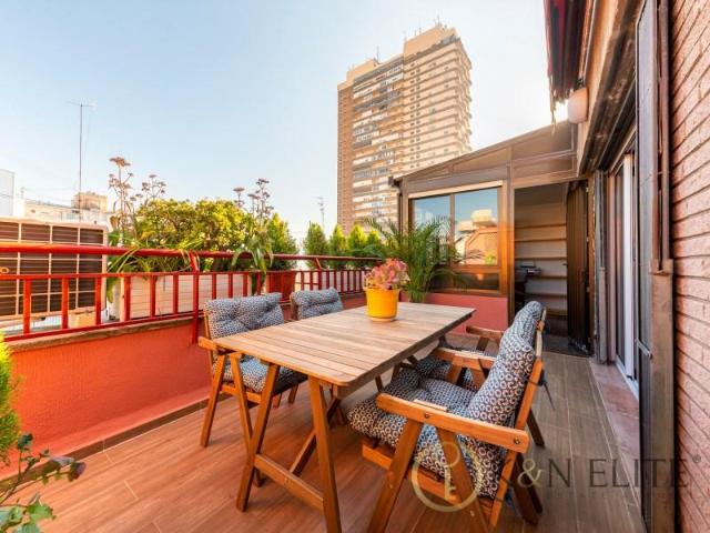 Ático en alquiler en Diputació, l'Alacantí