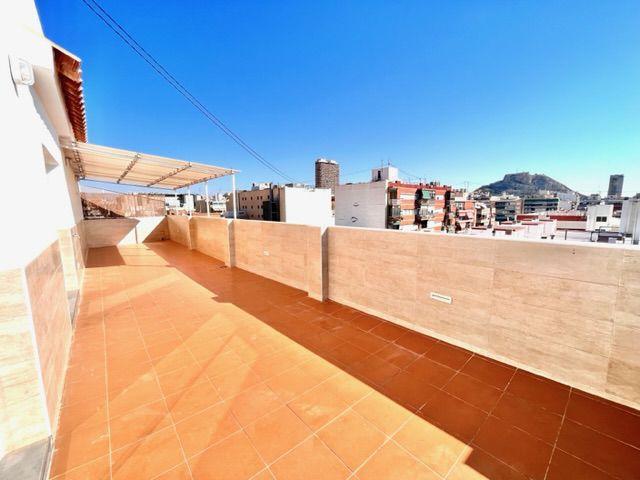 Ático en alquiler en Alicante