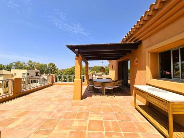 Ático en alquiler en Estepona