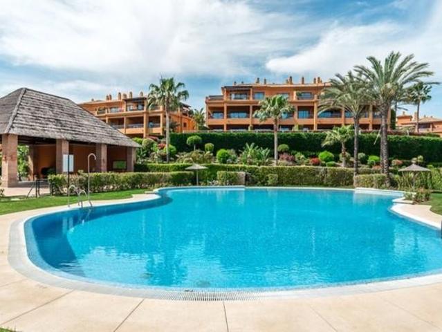 Ático en alquiler en Estepona, Urbanización Benatalaya
