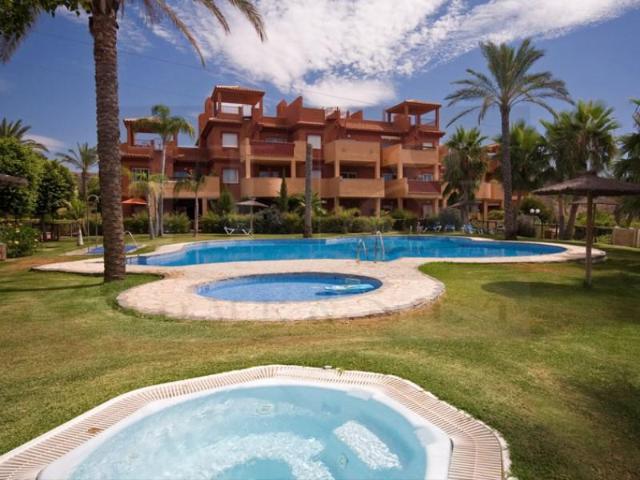 Ático en alquiler en Artola, Costa del Sol Occidental