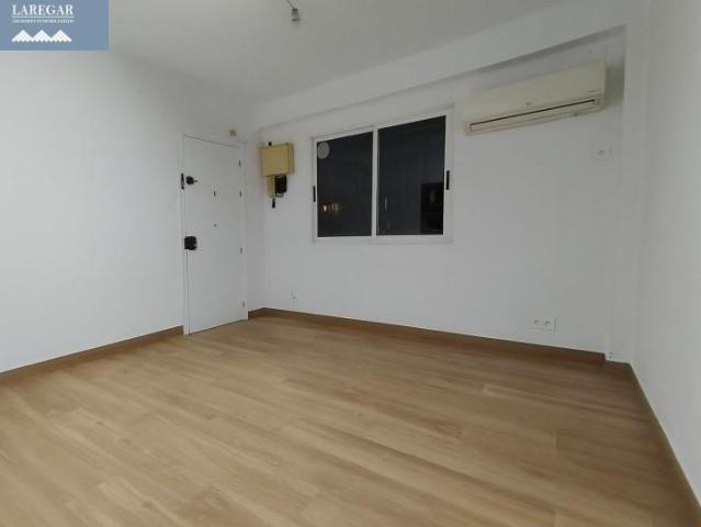 Ático en alquiler en Los Remedios, Sevilla