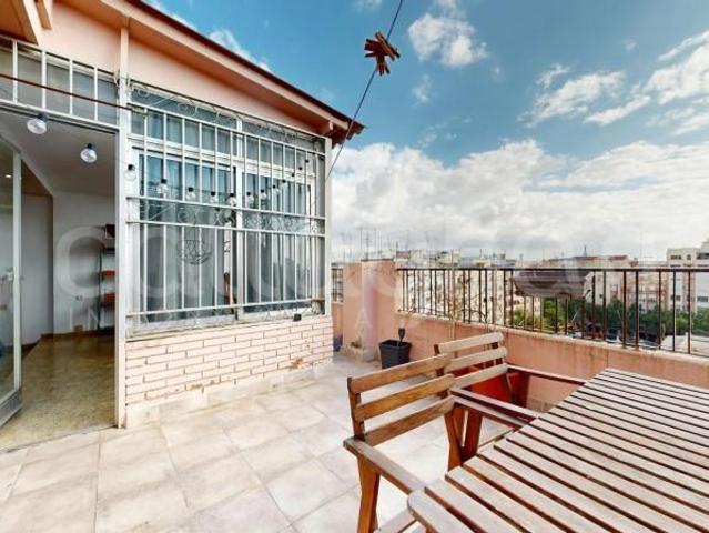 Ático en alquiler en Valencia, la Petxina