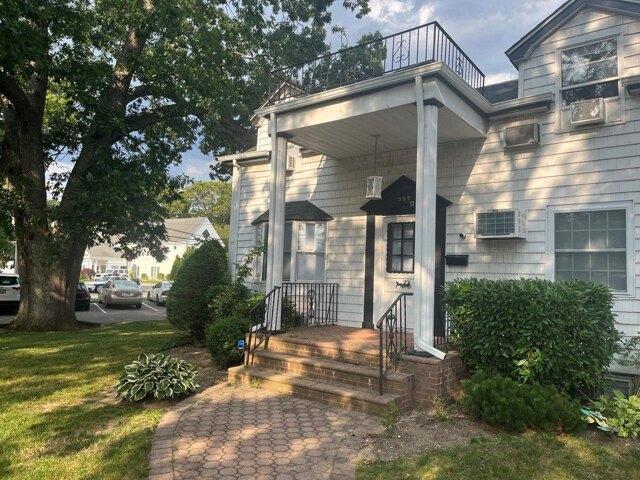 House for sale in East Rockaway
