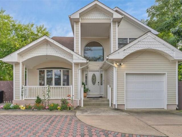 House for sale in Freeport, New York