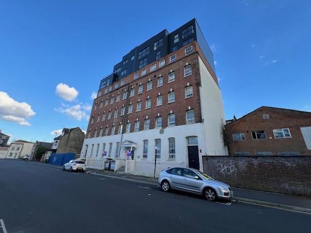 Apartment for rent in Ocean Village, Southampton