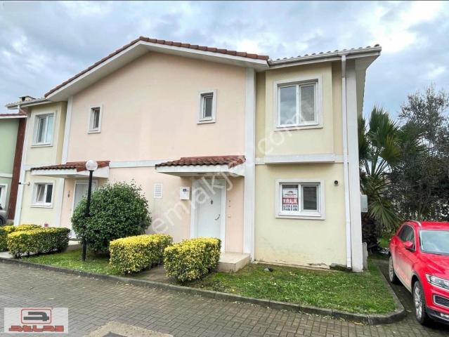Dumlupınar Mahallesi, Kartepe içerisinde satılık Villa