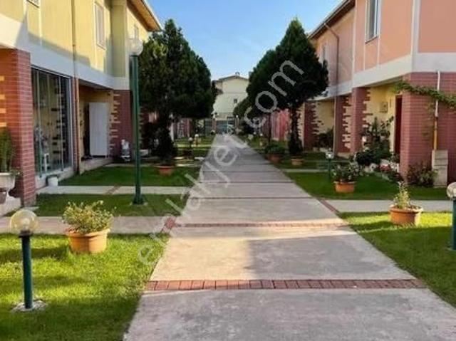 İzmit, Kocaeli içerisinde satılık Villa