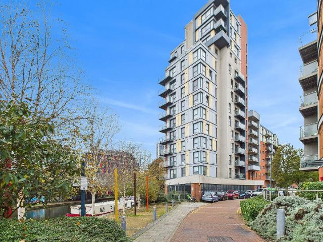 Apartment for rent in Alperton, Greater London