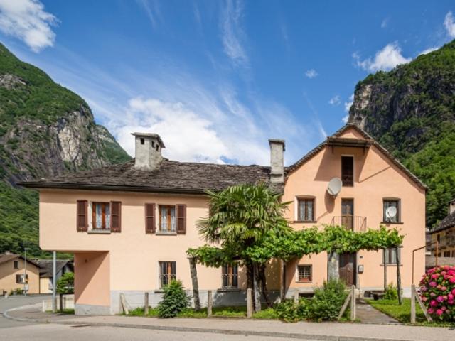 Zweifamilienhaus kaufen in Cevio, Tessin