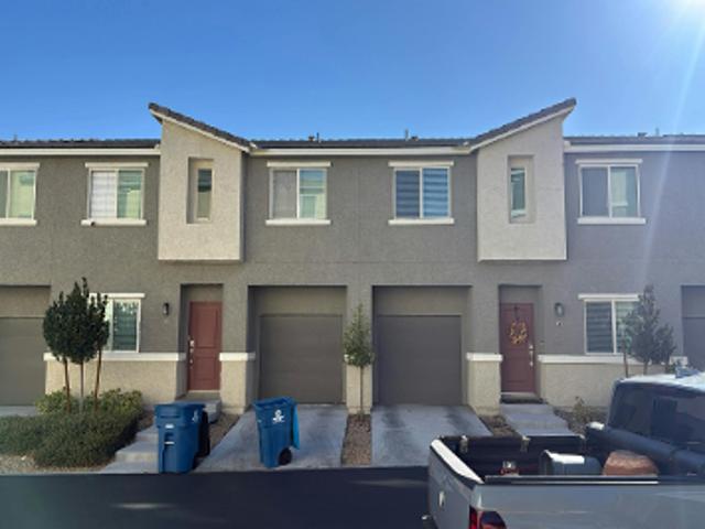 House for sale in Mosaic Townhomes, Las Vegas