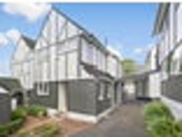 Townhouse for sale in Panmure