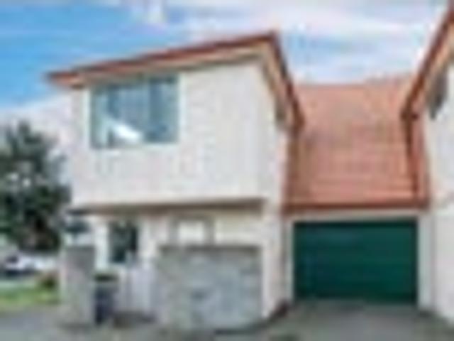Townhouse for sale in Heathcote, Canterbury