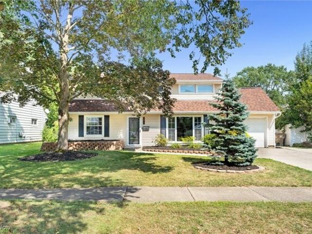 House for sale in Cuyahoga Falls
