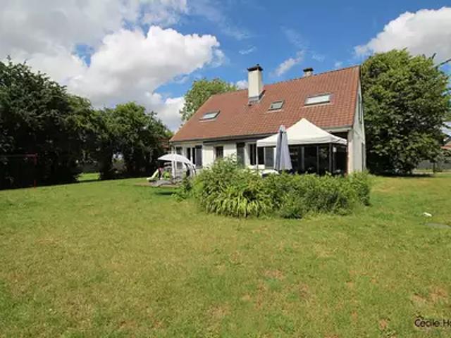 Maison vente à Partie du Village, Attiches