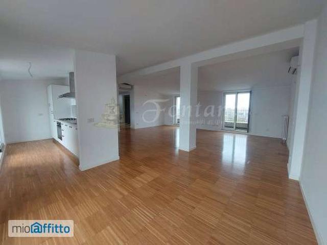 Appartamento in affitto a Centro storico, Milano