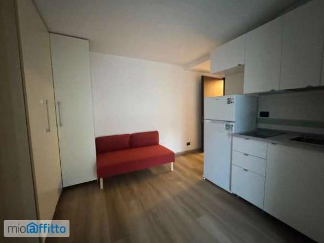 Villa Indipendente in affitto a Municipio 8 di Milano, Milano