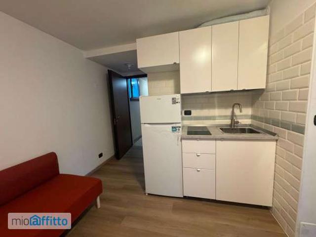 Villa Indipendente in affitto a Municipio 8 di Milano, Milano