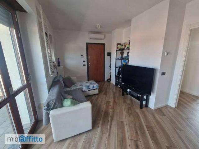 Appartamento in affitto a Quinto de' Stampi, Rozzano