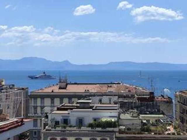 Appartamento in affitto a Municipalità 1, Campania