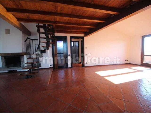 Villa Indipendente in affitto a Piemonte, Novara