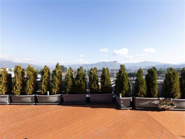 Attico in vendita a Quartiere 3, Firenze