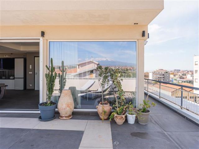 Attico in vendita a Monte Po-Nesima-San Leone-Rapisardi, Catania