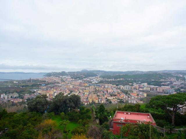 Attico in vendita a Municipalità 1, Campania