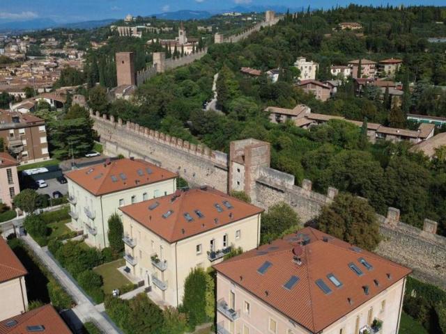 Attico in vendita a Veronetta, Verona