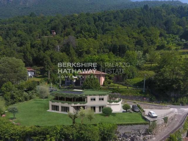 Attico in vendita a Carlazzo, Como