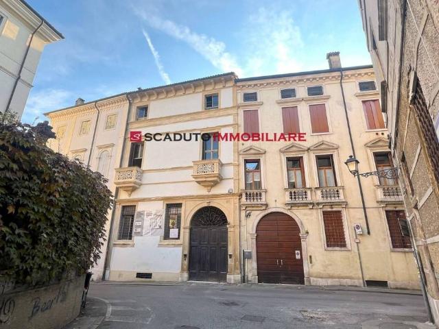 Attico in vendita a Vicenza, Veneto