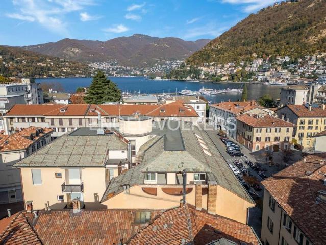 Attico in vendita a Sant'Agostino, Como