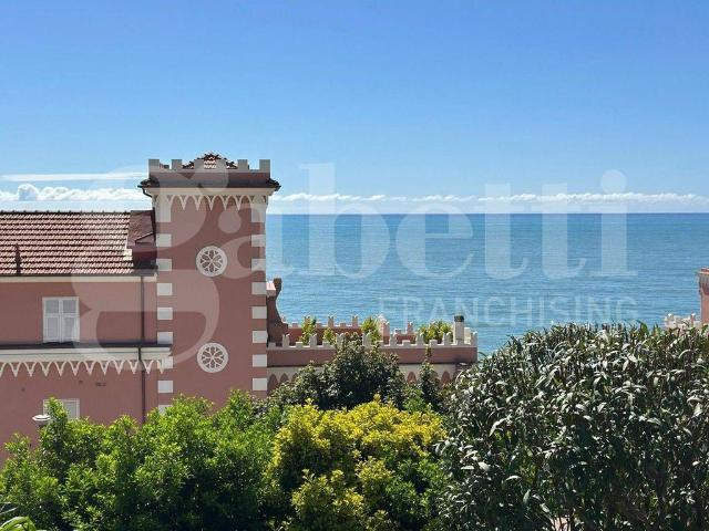 Attico in vendita a Imperia, Liguria