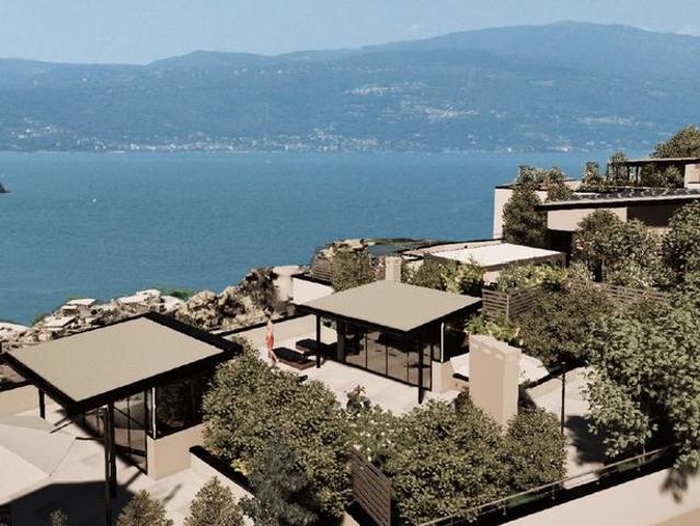 Attico in vendita a Comunità Montana Valli del Verbano, Laveno Mombello