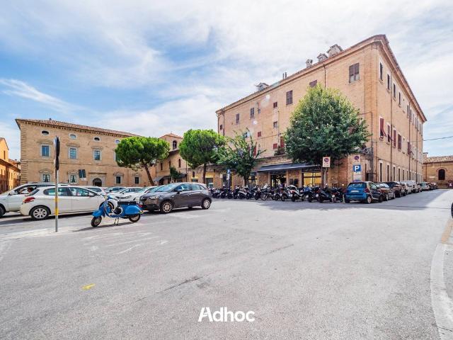 Attico in vendita a Centro storico, Marche