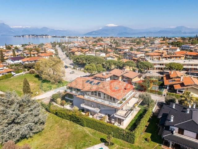 Attico in vendita a Sirmione, Lombardia