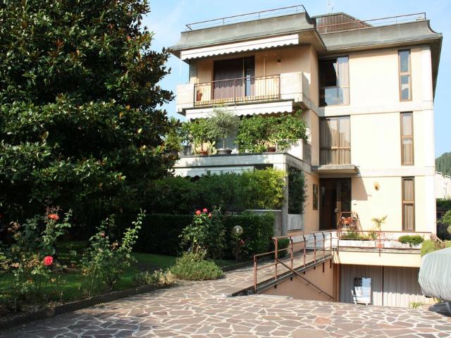 Attico in vendita a Comunità Montana Parco Alto Garda bresciano, Salò