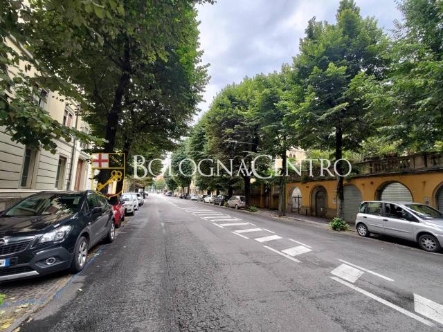 Attico in affitto a Galvani, Bologna