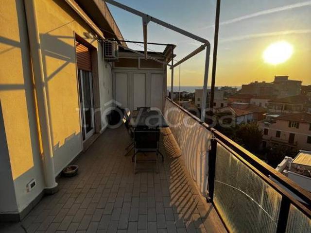 Attico in affitto a Follonica, Toscana