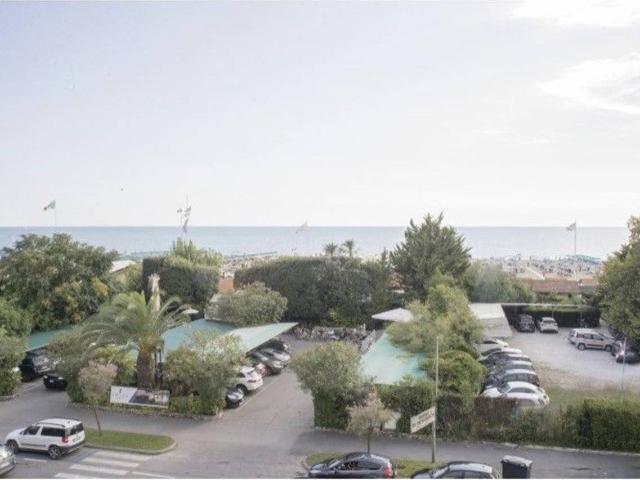 Attico in affitto a Roma Imperiale, Forte Dei Marmi