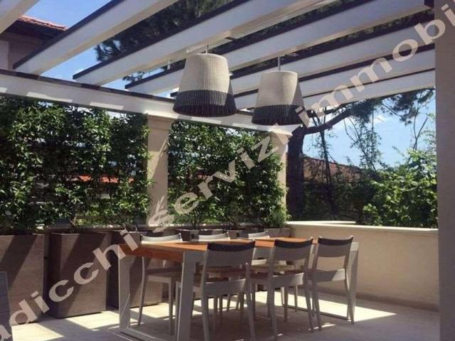 Attico in affitto a Roma Imperiale, Forte Dei Marmi