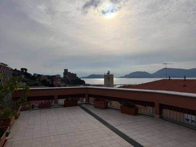 Attico in affitto a Lerici, Liguria