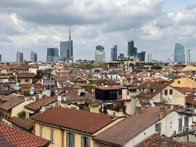 Attico in affitto a Municipio 1, Milano