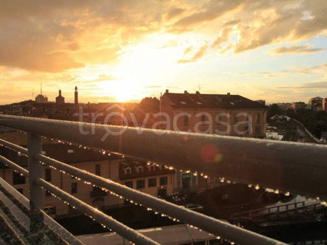 Attico in affitto a Ticinese, Milano