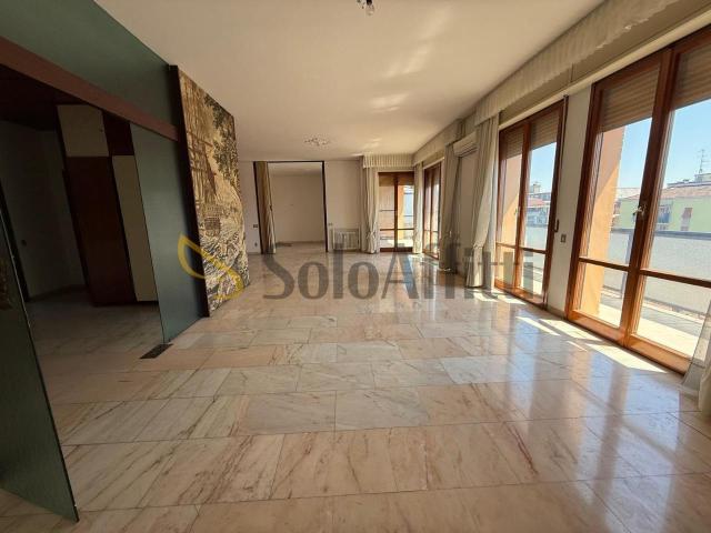 Attico in affitto a Musicisti, Modena