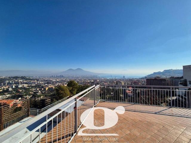 Attico in affitto a Municipalità 5, Napola