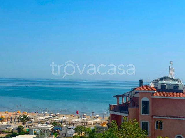 Attico in affitto a Alba, Riccione
