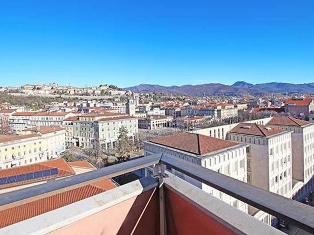 Attico in vendita a Borgo Palazzo, Bergamo