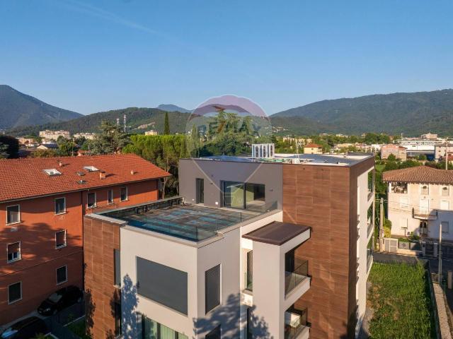 Attico in vendita a Zona Nord, Brescia