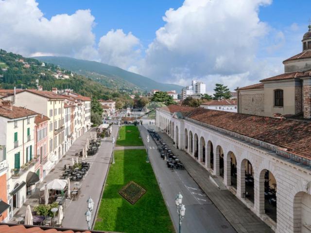 Attico in vendita a Zona Centro, Brescia